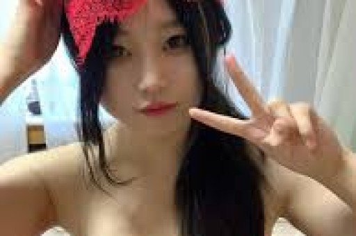 中年演员塌房天花板带亲闺女当出轨遮羞布