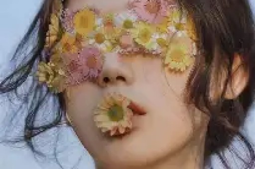 内娱清纯女星偷闯日本拍艳情片被网友当场撞破